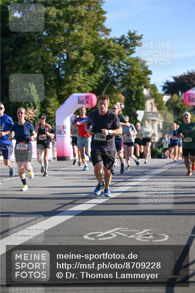 07.09.2025 - BARMER Alsterlauf Dr. Thomas Lammeyer http://msf.ph/oto/8709228 07.09.2025 09:33:04 Laufen 2549, 2445, 6106, 5324, 54 meine-sportfotos.de