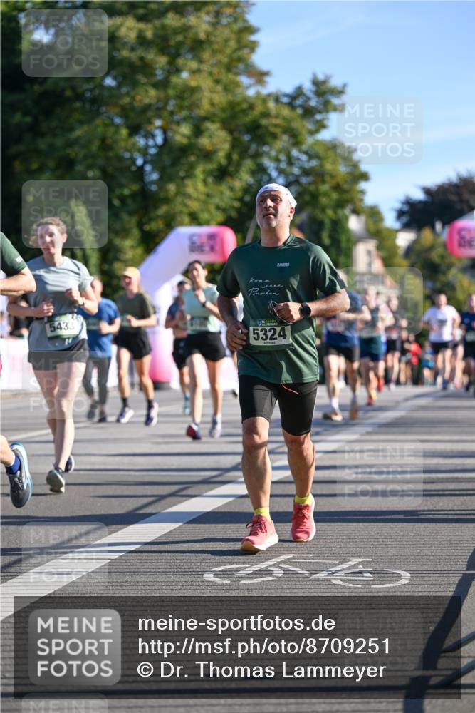07.09.2025 - BARMER Alsterlauf Dr. Thomas Lammeyer http://msf.ph/oto/8709251 07.09.2025 09:33:08 Laufen 5433, 5324 meine-sportfotos.de