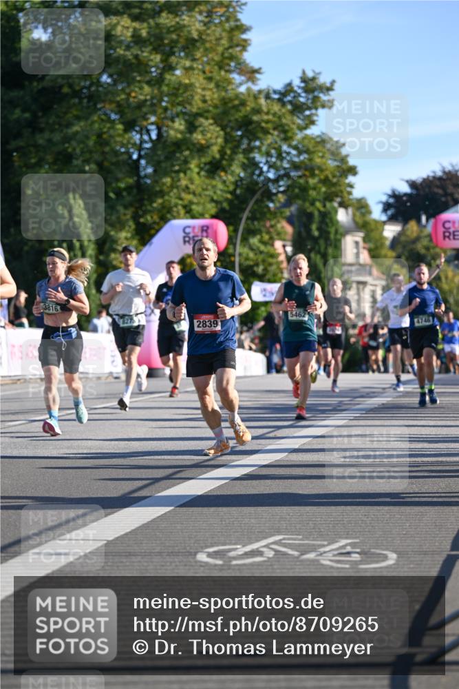07.09.2025 - BARMER Alsterlauf Dr. Thomas Lammeyer http://msf.ph/oto/8709265 07.09.2025 09:33:10 Laufen 3816, 5462, 2839, 4746 meine-sportfotos.de