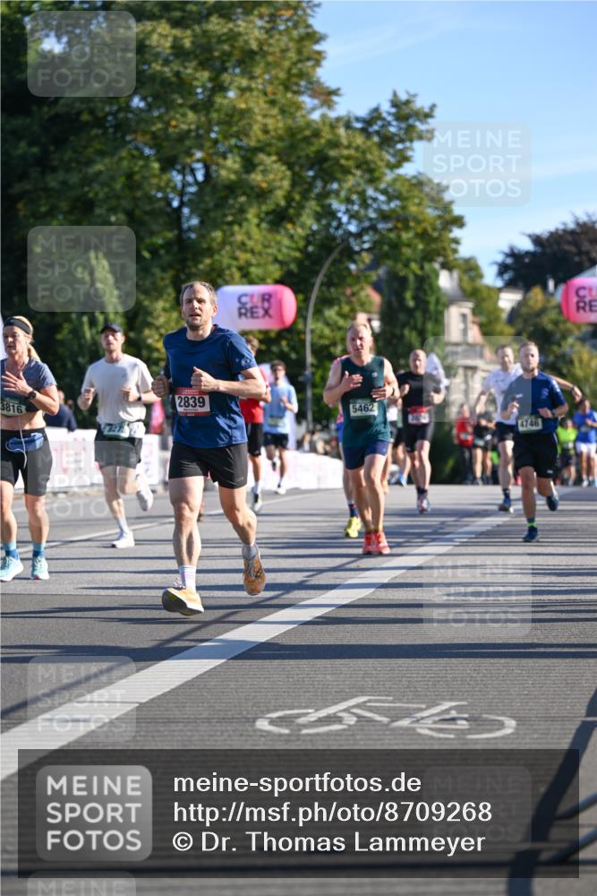 07.09.2025 - BARMER Alsterlauf Dr. Thomas Lammeyer http://msf.ph/oto/8709268 07.09.2025 09:33:10 Laufen 3816, 17278, 2839, 5462, 4746 meine-sportfotos.de
