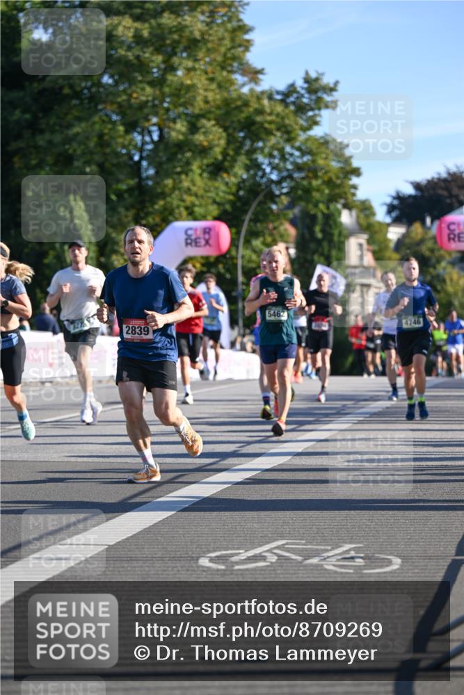 07.09.2025 - BARMER Alsterlauf Dr. Thomas Lammeyer http://msf.ph/oto/8709269 07.09.2025 09:33:10 Laufen 2839, 5462, 4746 meine-sportfotos.de
