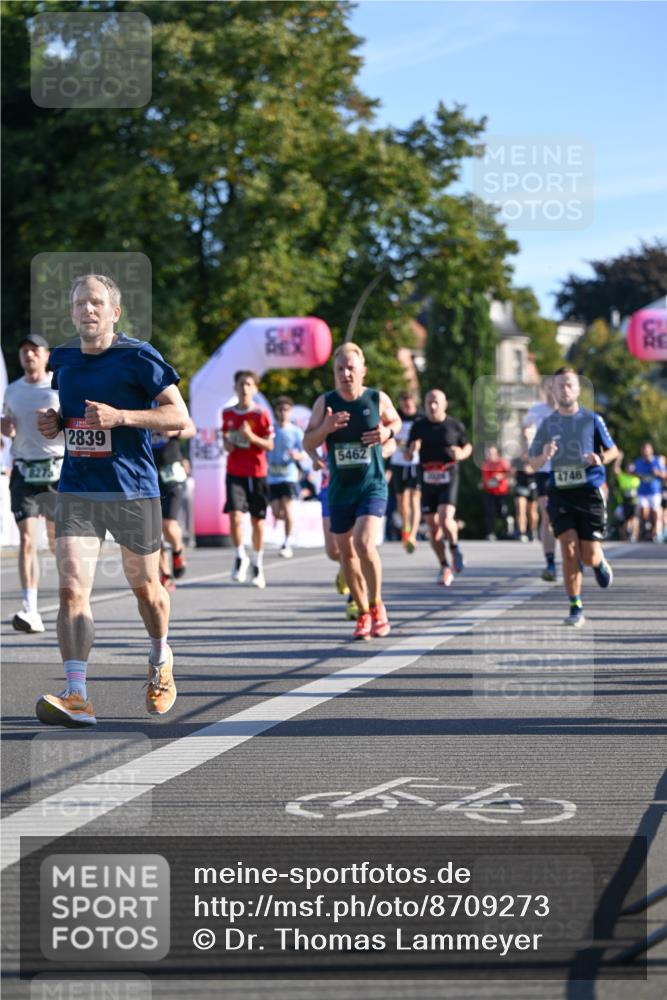 07.09.2025 - BARMER Alsterlauf Dr. Thomas Lammeyer http://msf.ph/oto/8709273 07.09.2025 09:33:11 Laufen 2839, 5462, 4746, 54 meine-sportfotos.de