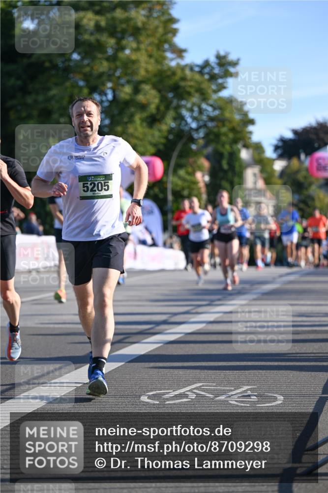 07.09.2025 - BARMER Alsterlauf Dr. Thomas Lammeyer http://msf.ph/oto/8709298 07.09.2025 09:33:15 Laufen 5205, 54 meine-sportfotos.de