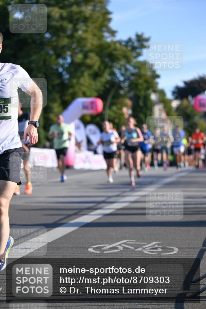 07.09.2025 - BARMER Alsterlauf Dr. Thomas Lammeyer http://msf.ph/oto/8709303 07.09.2025 09:33:16 Laufen 05 meine-sportfotos.de