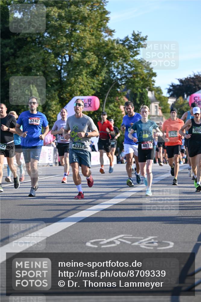 07.09.2025 - BARMER Alsterlauf Dr. Thomas Lammeyer http://msf.ph/oto/8709339 07.09.2025 09:33:22 Laufen 342, 3242, 2580, 3802, 2429, 4337, 4078 meine-sportfotos.de