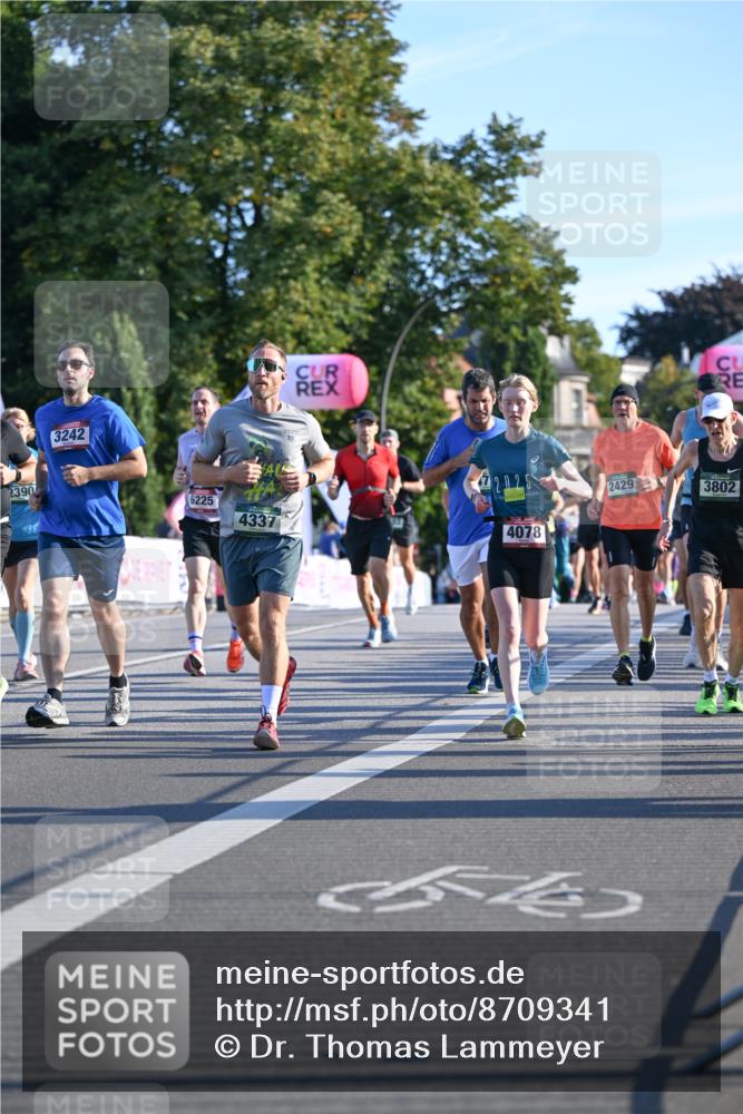 07.09.2025 - BARMER Alsterlauf Dr. Thomas Lammeyer http://msf.ph/oto/8709341 07.09.2025 09:33:22 Laufen 2390, 3242, 6225, 4337, 4078, 2429, 3802 meine-sportfotos.de
