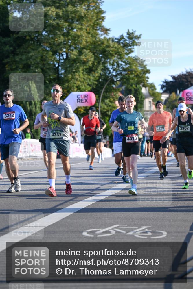 07.09.2025 - BARMER Alsterlauf Dr. Thomas Lammeyer http://msf.ph/oto/8709343 07.09.2025 09:33:22 Laufen 3242, 62, 2025, 4337, 2429, 3802, 4078 meine-sportfotos.de