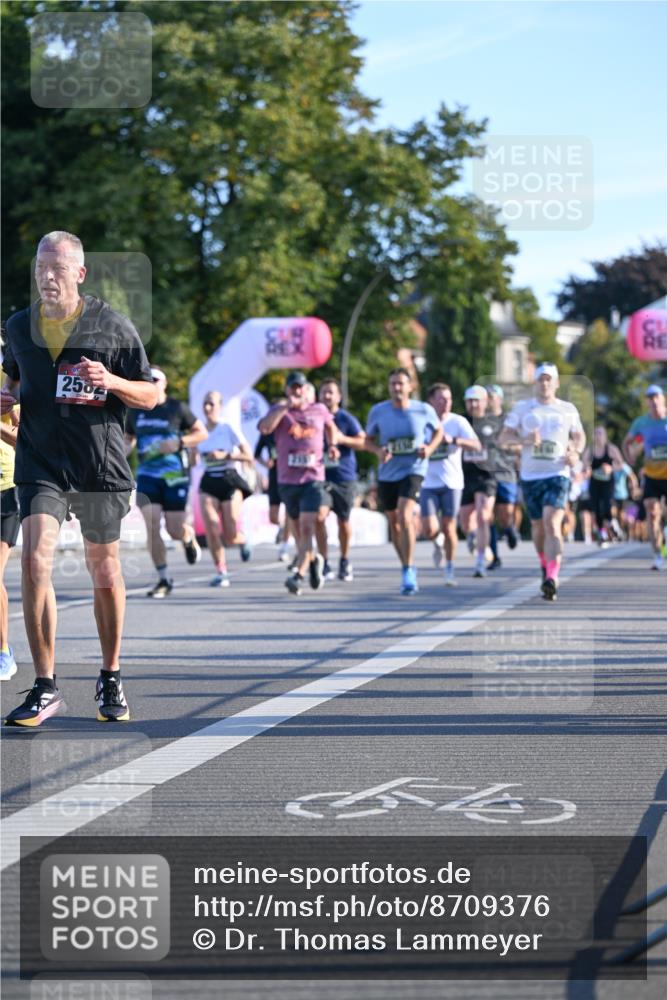 07.09.2025 - BARMER Alsterlauf Dr. Thomas Lammeyer http://msf.ph/oto/8709376 07.09.2025 09:33:29 Laufen 2582 meine-sportfotos.de