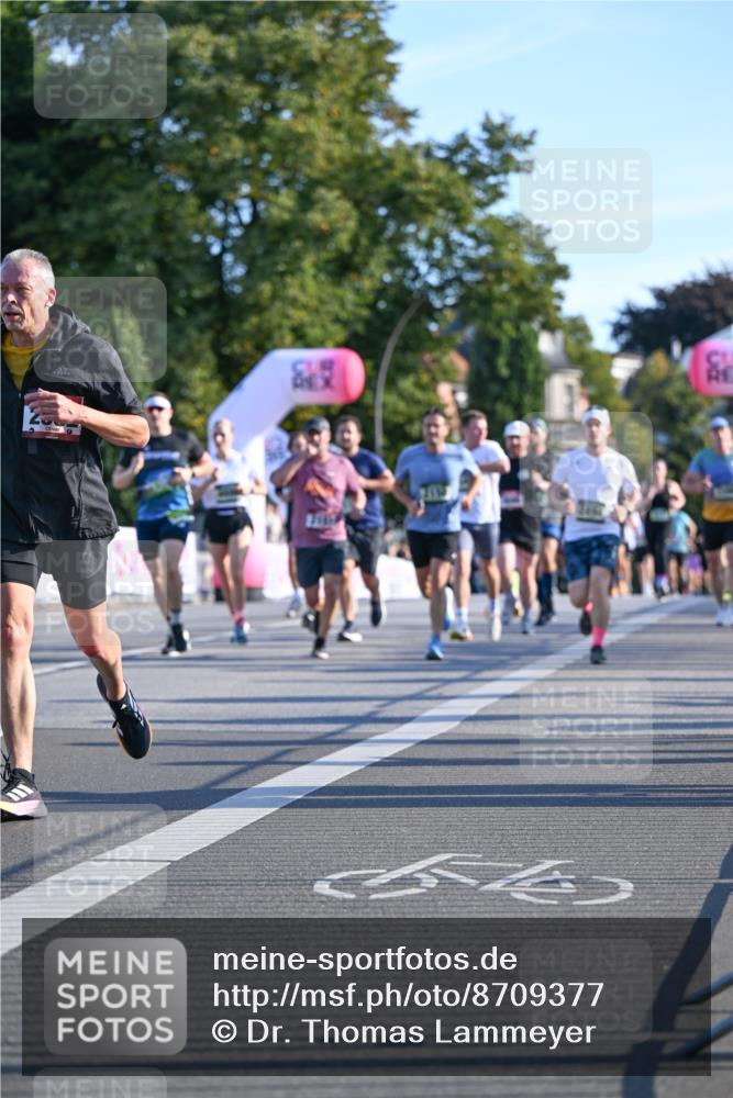 07.09.2025 - BARMER Alsterlauf Dr. Thomas Lammeyer http://msf.ph/oto/8709377 07.09.2025 09:33:29 Laufen  meine-sportfotos.de