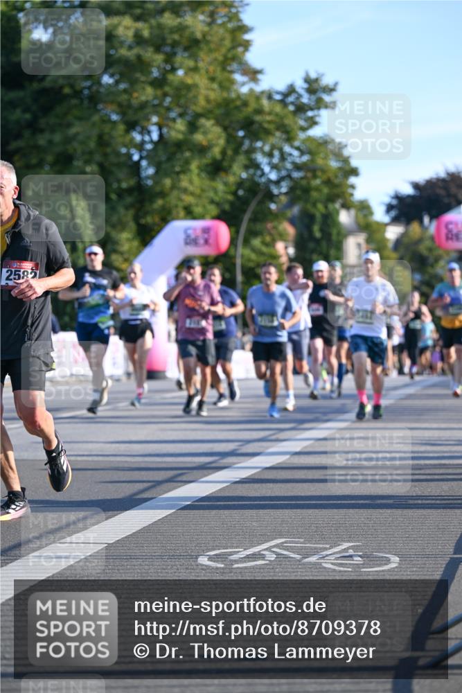 07.09.2025 - BARMER Alsterlauf Dr. Thomas Lammeyer http://msf.ph/oto/8709378 07.09.2025 09:33:29 Laufen 2585 meine-sportfotos.de