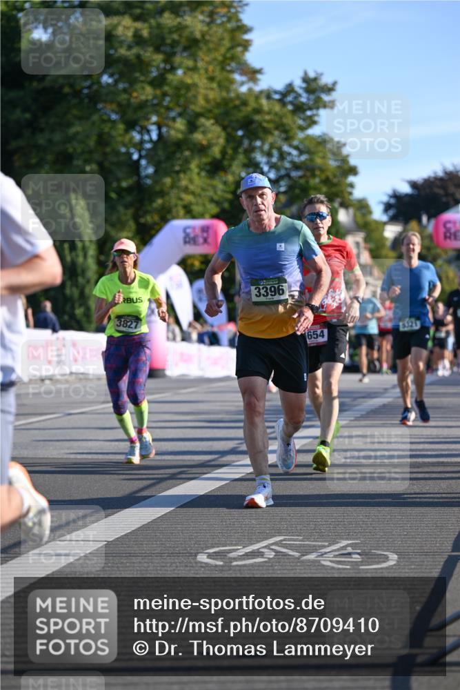 07.09.2025 - BARMER Alsterlauf Dr. Thomas Lammeyer http://msf.ph/oto/8709410 07.09.2025 09:33:34 Laufen 3827, 3396, 654 meine-sportfotos.de