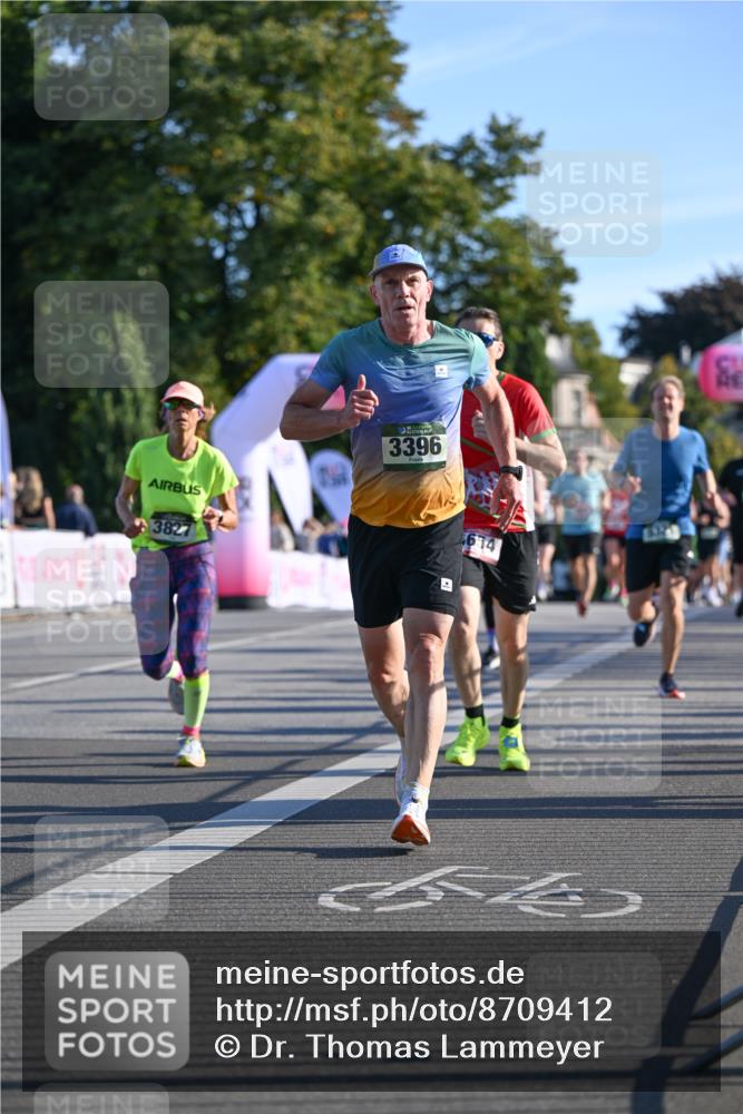 07.09.2025 - BARMER Alsterlauf Dr. Thomas Lammeyer http://msf.ph/oto/8709412 07.09.2025 09:33:34 Laufen 3827, 3396, 614 meine-sportfotos.de