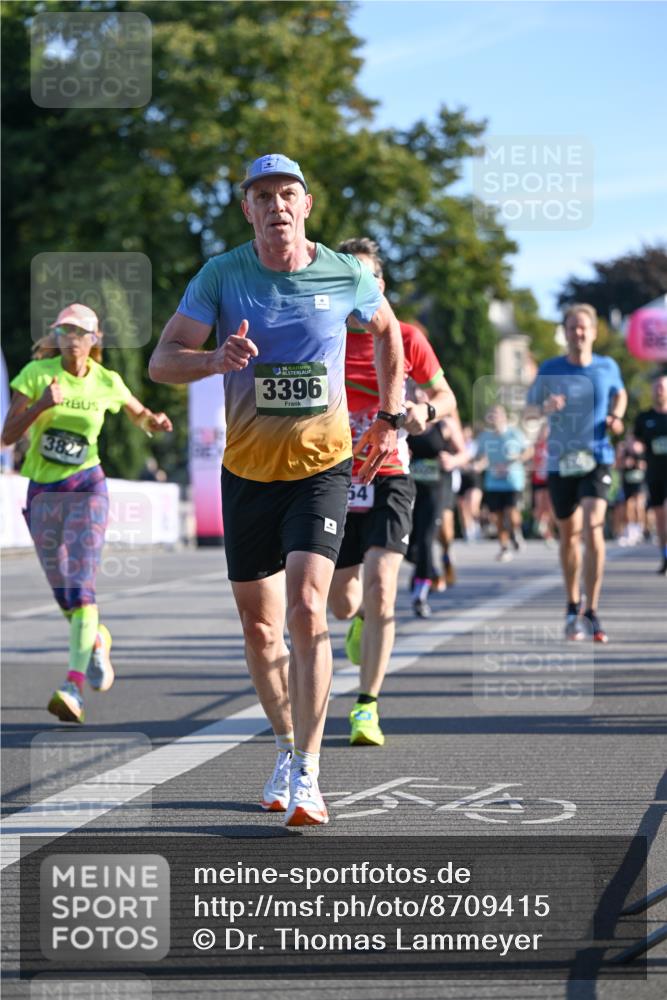 07.09.2025 - BARMER Alsterlauf Dr. Thomas Lammeyer http://msf.ph/oto/8709415 07.09.2025 09:33:35 Laufen 3827, 136, 3396, 54 meine-sportfotos.de