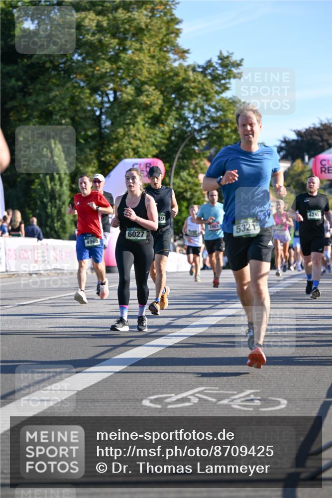 07.09.2025 - BARMER Alsterlauf Dr. Thomas Lammeyer http://msf.ph/oto/8709425 07.09.2025 09:33:37 Laufen 4965, 6027, 49, 2801, 5321, 4262 meine-sportfotos.de