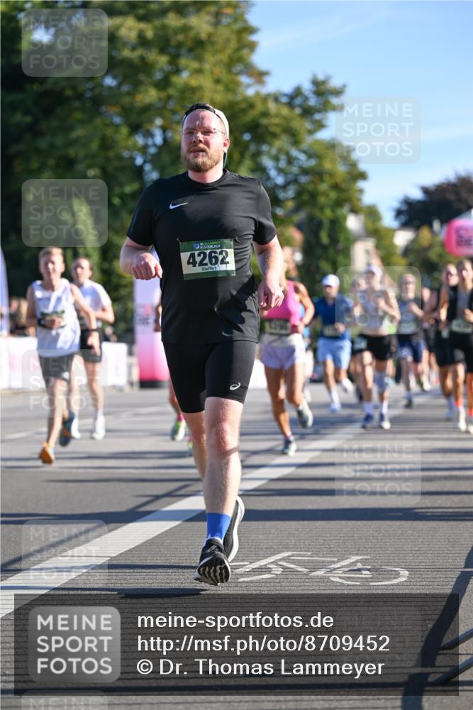 07.09.2025 - BARMER Alsterlauf Dr. Thomas Lammeyer http://msf.ph/oto/8709452 07.09.2025 09:33:41 Laufen 4262, 1266 meine-sportfotos.de