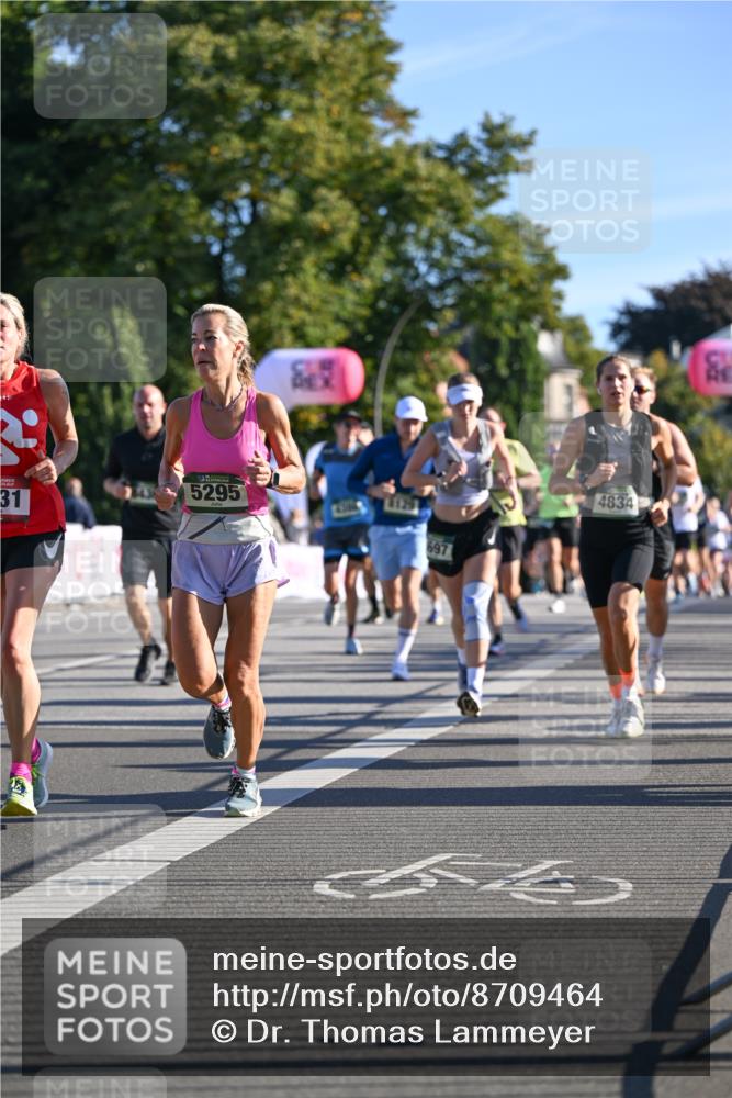 07.09.2025 - BARMER Alsterlauf Dr. Thomas Lammeyer http://msf.ph/oto/8709464 07.09.2025 09:33:43 Laufen 31, 5295, 4834, 54 meine-sportfotos.de