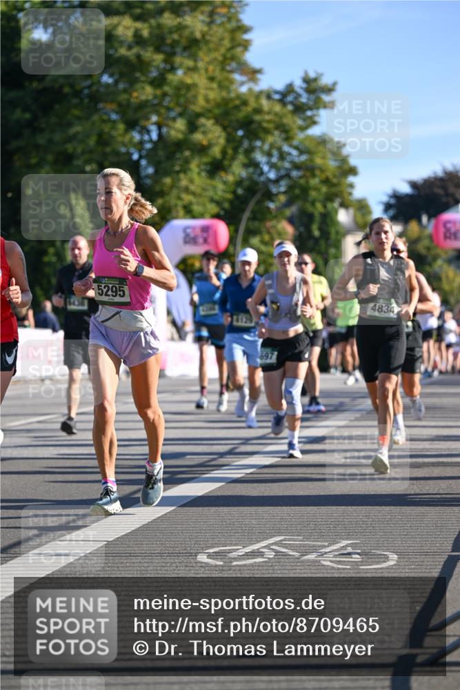 07.09.2025 - BARMER Alsterlauf Dr. Thomas Lammeyer http://msf.ph/oto/8709465 07.09.2025 09:33:43 Laufen 5295, 4834 meine-sportfotos.de