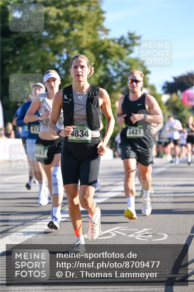 07.09.2025 - BARMER Alsterlauf Dr. Thomas Lammeyer http://msf.ph/oto/8709477 07.09.2025 09:33:45 Laufen 697, 36, 4834, 3421 meine-sportfotos.de