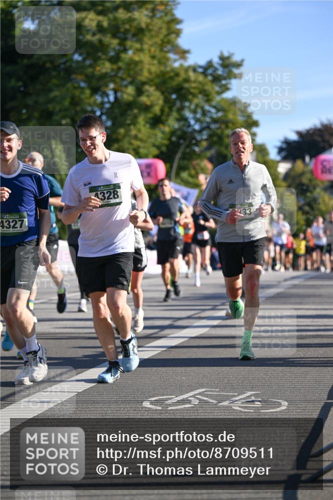 07.09.2025 - BARMER Alsterlauf Dr. Thomas Lammeyer http://msf.ph/oto/8709511 07.09.2025 09:33:52 Laufen 4327, 4328, 233 meine-sportfotos.de