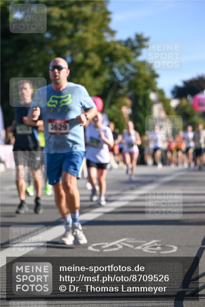 07.09.2025 - BARMER Alsterlauf Dr. Thomas Lammeyer http://msf.ph/oto/8709526 07.09.2025 09:33:55 Laufen 3629 meine-sportfotos.de
