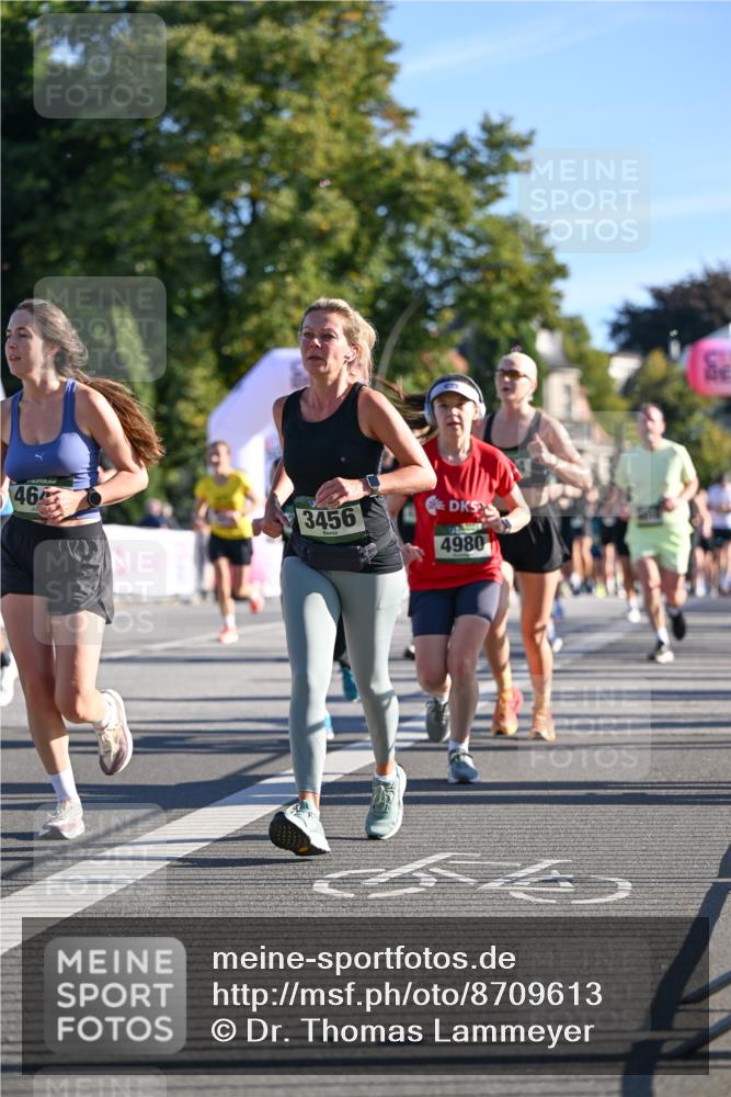 07.09.2025 - BARMER Alsterlauf Dr. Thomas Lammeyer http://msf.ph/oto/8709613 07.09.2025 09:34:10 Laufen 464, 3456, 4980 meine-sportfotos.de