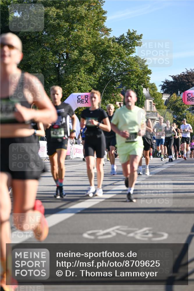 07.09.2025 - BARMER Alsterlauf Dr. Thomas Lammeyer http://msf.ph/oto/8709625 07.09.2025 09:34:13 Laufen 275540, 2002 meine-sportfotos.de