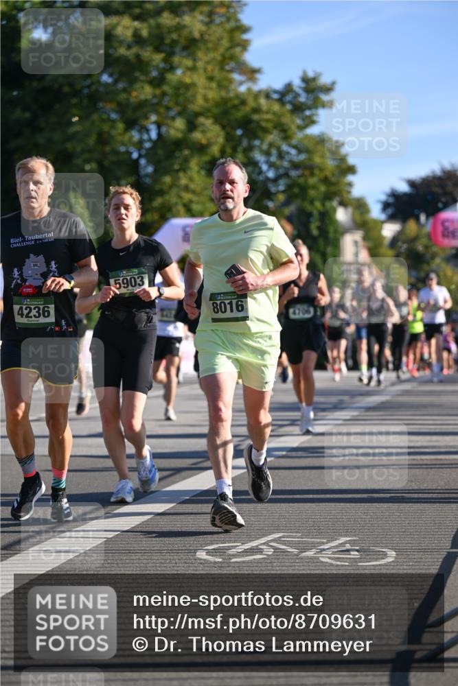 07.09.2025 - BARMER Alsterlauf Dr. Thomas Lammeyer http://msf.ph/oto/8709631 07.09.2025 09:34:14 Laufen 2, 100, 4236, 5903, 8016, 4706 meine-sportfotos.de