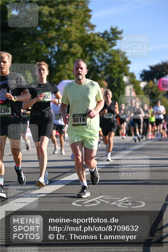 07.09.2025 - BARMER Alsterlauf Dr. Thomas Lammeyer http://msf.ph/oto/8709632 07.09.2025 09:34:14 Laufen 2, 100, 100, 236, 303, 8016 meine-sportfotos.de