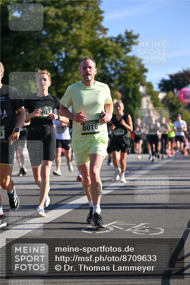 07.09.2025 - BARMER Alsterlauf Dr. Thomas Lammeyer http://msf.ph/oto/8709633 07.09.2025 09:34:14 Laufen 100, 6, 903, 8016, 4706 meine-sportfotos.de