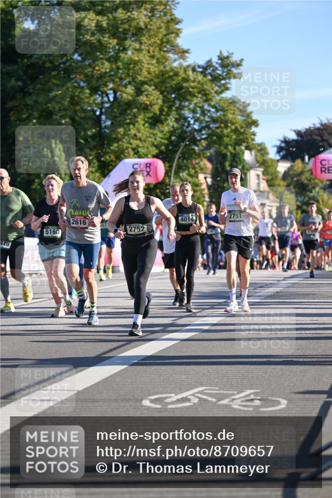 07.09.2025 - BARMER Alsterlauf Dr. Thomas Lammeyer http://msf.ph/oto/8709657 07.09.2025 09:34:18 Laufen 4014, 2616, 2752, 5160, 849, 2751 meine-sportfotos.de