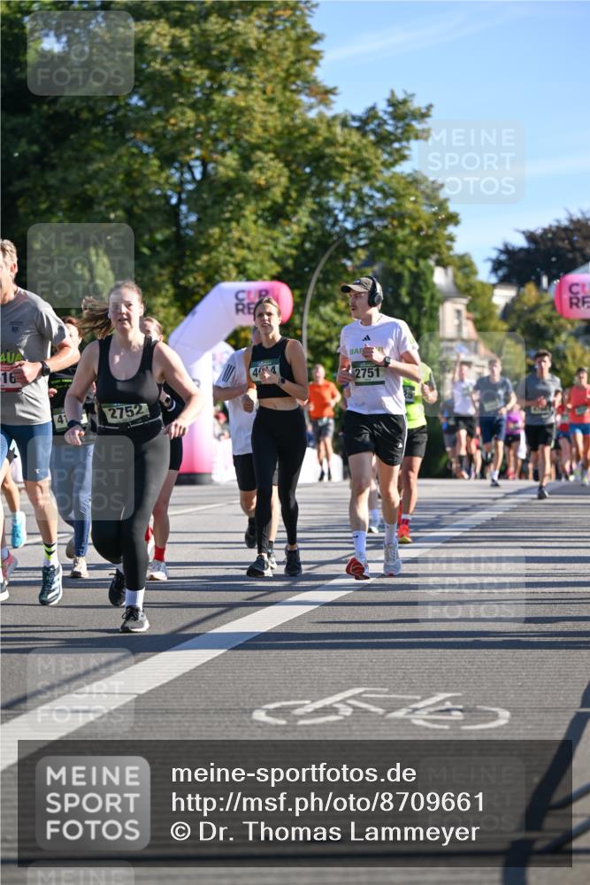 07.09.2025 - BARMER Alsterlauf Dr. Thomas Lammeyer http://msf.ph/oto/8709661 07.09.2025 09:34:19 Laufen 16, 2752, 404, 2751 meine-sportfotos.de