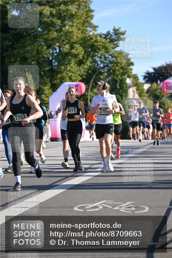 07.09.2025 - BARMER Alsterlauf Dr. Thomas Lammeyer http://msf.ph/oto/8709663 07.09.2025 09:34:19 Laufen 4014, 2752, 2751 meine-sportfotos.de