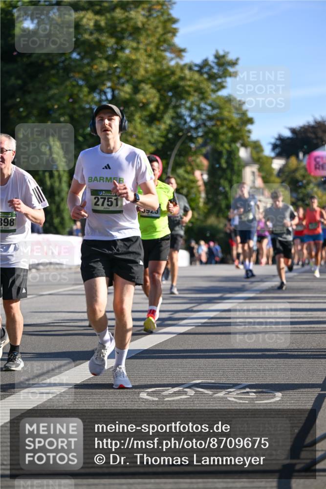 07.09.2025 - BARMER Alsterlauf Dr. Thomas Lammeyer http://msf.ph/oto/8709675 07.09.2025 09:34:21 Laufen 398, 2751 meine-sportfotos.de