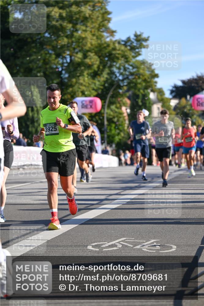 07.09.2025 - BARMER Alsterlauf Dr. Thomas Lammeyer http://msf.ph/oto/8709681 07.09.2025 09:34:22 Laufen 3925 meine-sportfotos.de