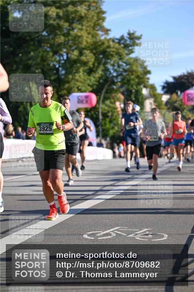 07.09.2025 - BARMER Alsterlauf Dr. Thomas Lammeyer http://msf.ph/oto/8709682 07.09.2025 09:34:22 Laufen 3925 meine-sportfotos.de