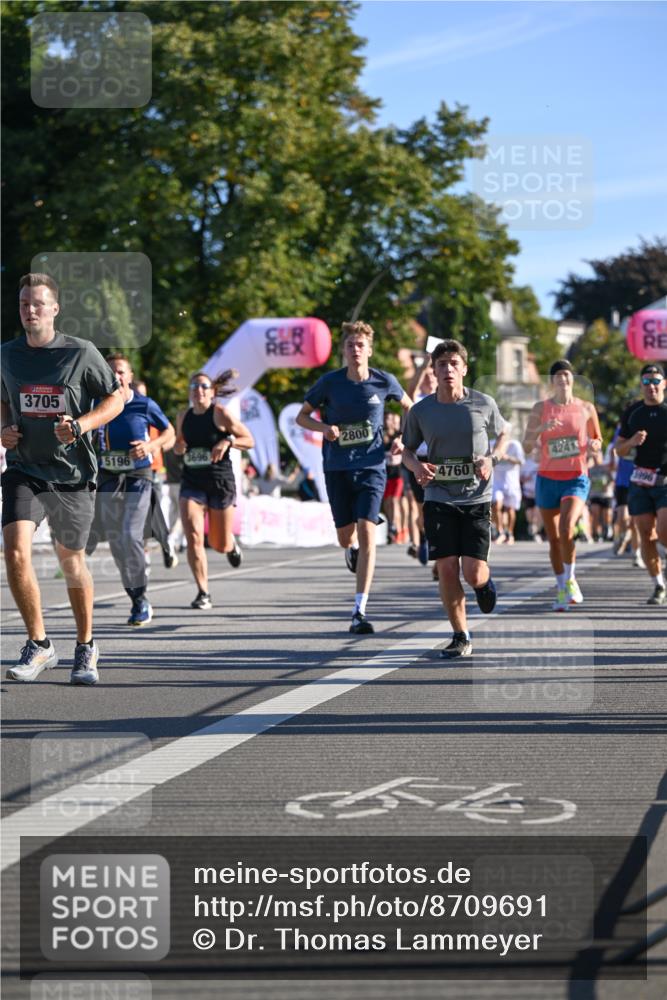 07.09.2025 - BARMER Alsterlauf Dr. Thomas Lammeyer http://msf.ph/oto/8709691 07.09.2025 09:34:24 Laufen 3705, 5196, 2800, 4241, 4760, 54, 5996 meine-sportfotos.de