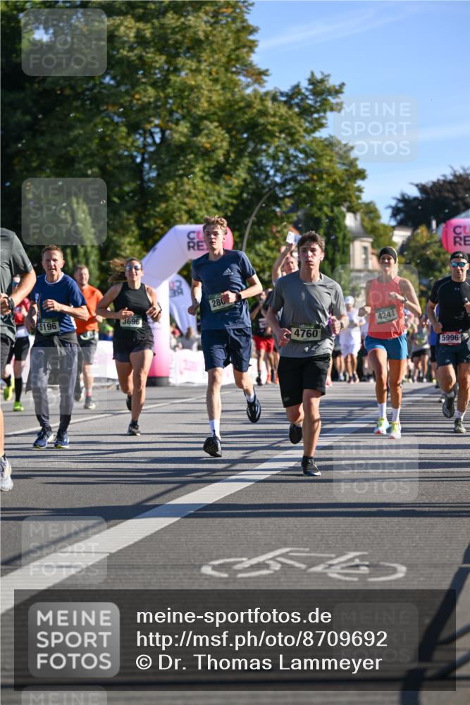07.09.2025 - BARMER Alsterlauf Dr. Thomas Lammeyer http://msf.ph/oto/8709692 07.09.2025 09:34:24 Laufen 5196, 3696, 280, 4241, 4760, 5996 meine-sportfotos.de