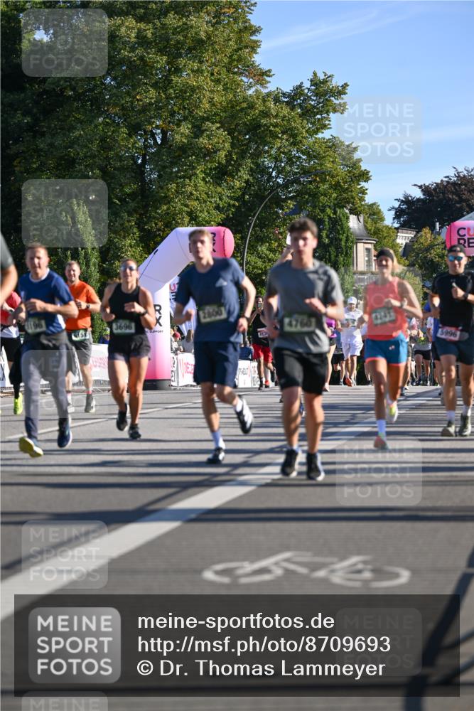 07.09.2025 - BARMER Alsterlauf Dr. Thomas Lammeyer http://msf.ph/oto/8709693 07.09.2025 09:34:24 Laufen 3696, 4760, 4241, 5996 meine-sportfotos.de