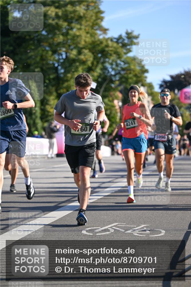 07.09.2025 - BARMER Alsterlauf Dr. Thomas Lammeyer http://msf.ph/oto/8709701 07.09.2025 09:34:25 Laufen 2800, 760, 4241, 5996 meine-sportfotos.de