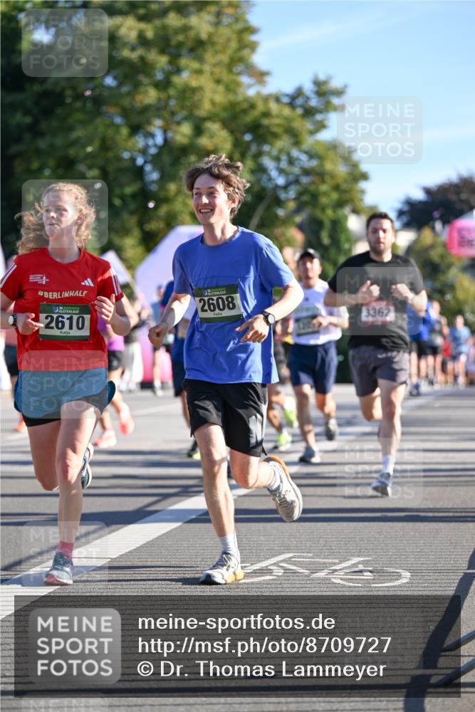 07.09.2025 - BARMER Alsterlauf Dr. Thomas Lammeyer http://msf.ph/oto/8709727 07.09.2025 09:34:29 Laufen 36, 2610, 2608, 3362 meine-sportfotos.de