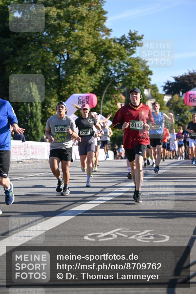 07.09.2025 - BARMER Alsterlauf Dr. Thomas Lammeyer http://msf.ph/oto/8709762 07.09.2025 09:34:36 Laufen 5802, 6138, 3622, 2737 meine-sportfotos.de