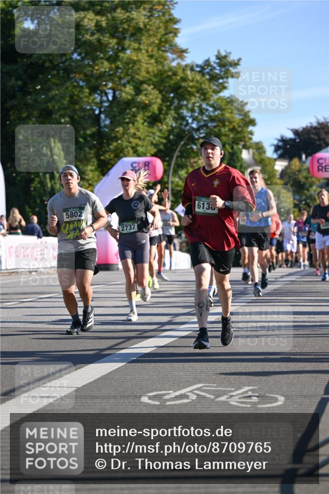 07.09.2025 - BARMER Alsterlauf Dr. Thomas Lammeyer http://msf.ph/oto/8709765 07.09.2025 09:34:36 Laufen 5802, 6135, 2737, 64 meine-sportfotos.de