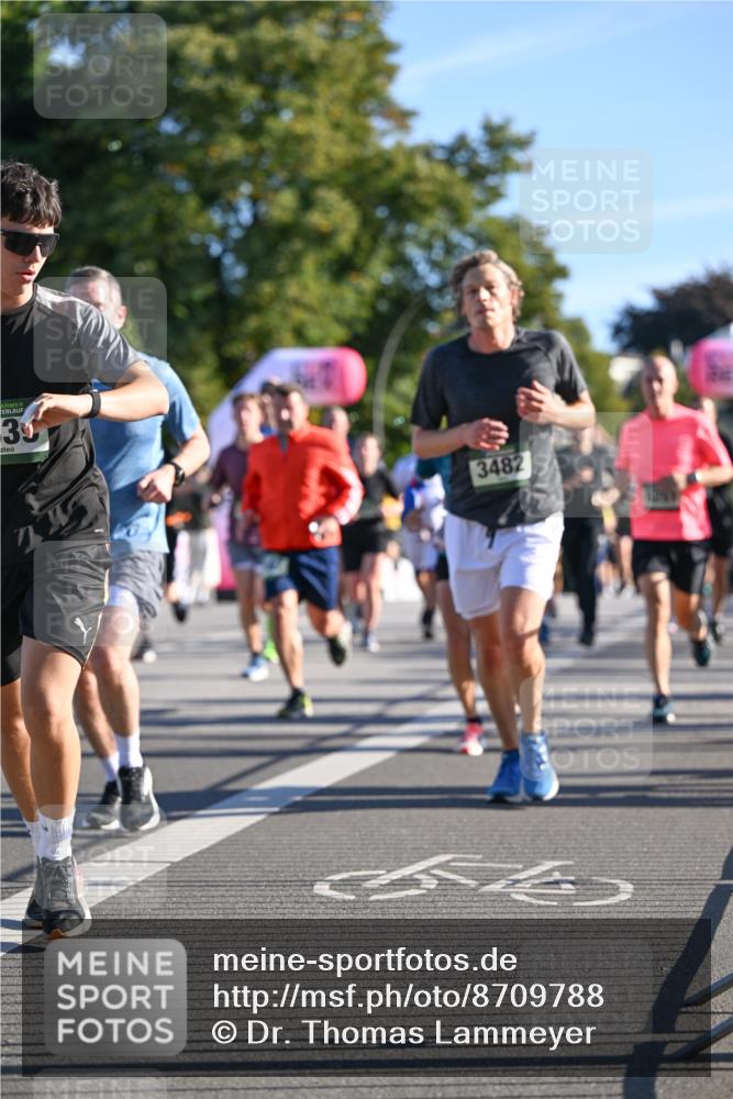 07.09.2025 - BARMER Alsterlauf Dr. Thomas Lammeyer http://msf.ph/oto/8709788 07.09.2025 09:34:41 Laufen 30, 3482 meine-sportfotos.de