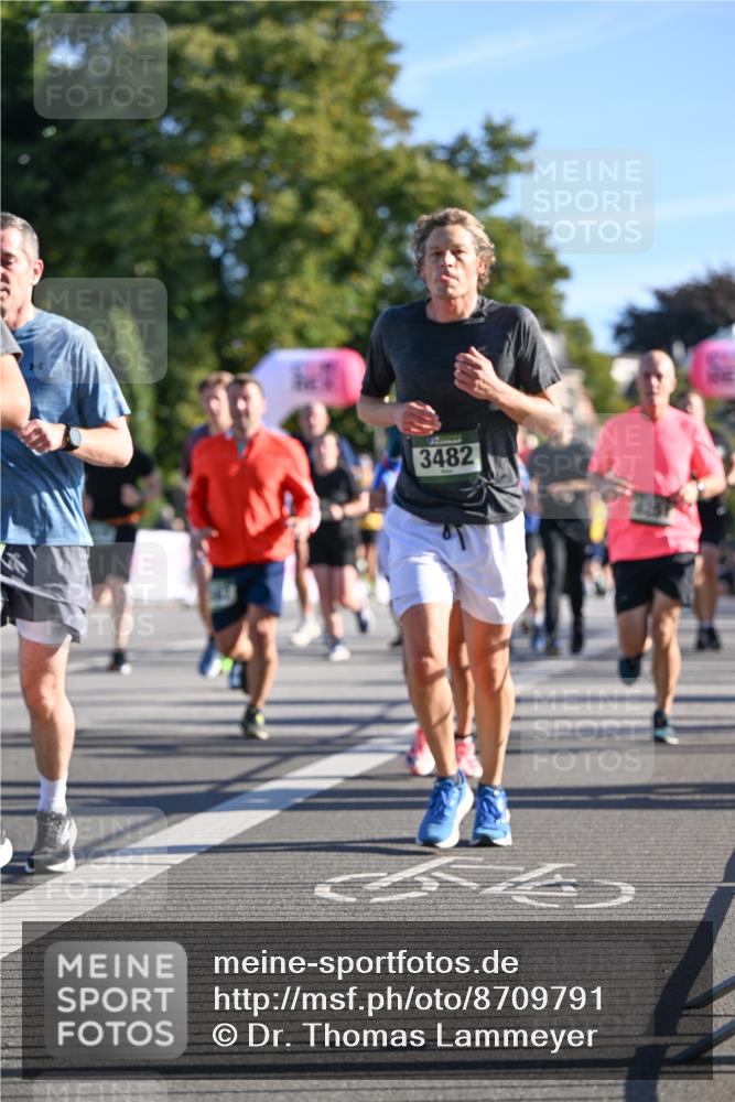 07.09.2025 - BARMER Alsterlauf Dr. Thomas Lammeyer http://msf.ph/oto/8709791 07.09.2025 09:34:42 Laufen 3482, 8251 meine-sportfotos.de