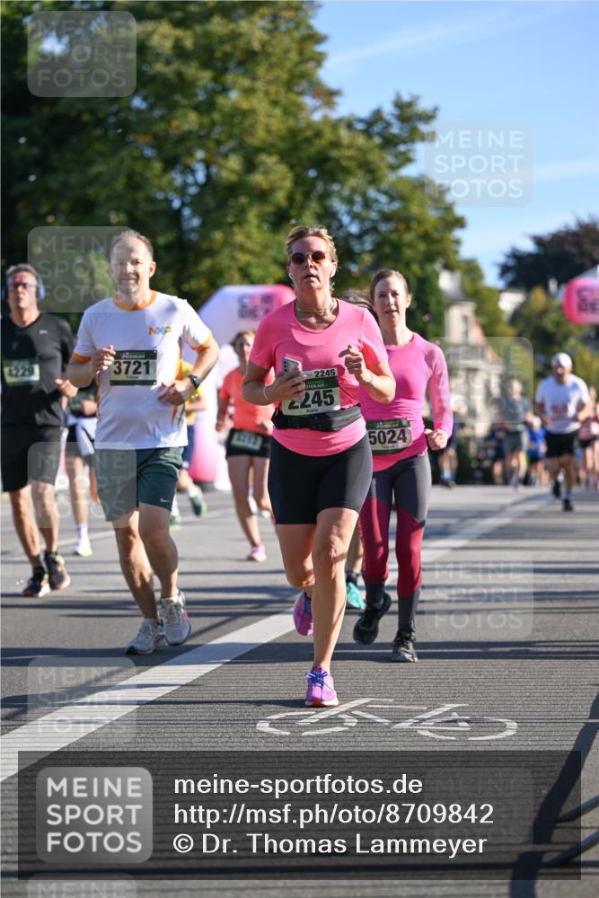 07.09.2025 - BARMER Alsterlauf Dr. Thomas Lammeyer http://msf.ph/oto/8709842 07.09.2025 09:34:51 Laufen 4229, 3721, 2245, 2245, 5024 meine-sportfotos.de