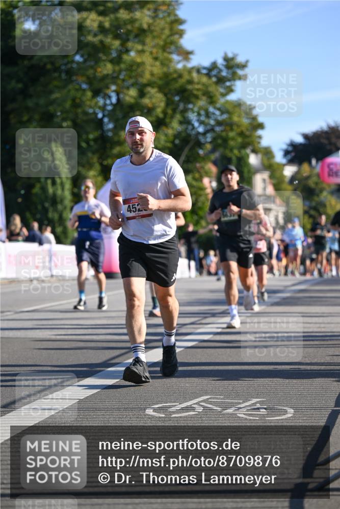 07.09.2025 - BARMER Alsterlauf Dr. Thomas Lammeyer http://msf.ph/oto/8709876 07.09.2025 09:34:57 Laufen 452 meine-sportfotos.de
