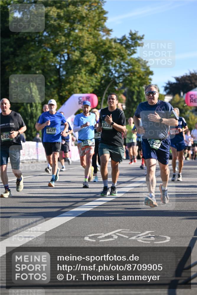 07.09.2025 - BARMER Alsterlauf Dr. Thomas Lammeyer http://msf.ph/oto/8709905 07.09.2025 09:35:05 Laufen 8427, 2452, 5037, 504, 8335, 3191, 54 meine-sportfotos.de