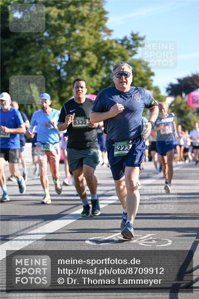 07.09.2025 - BARMER Alsterlauf Dr. Thomas Lammeyer http://msf.ph/oto/8709912 07.09.2025 09:35:06 Laufen 5027, 8335, 6223 meine-sportfotos.de