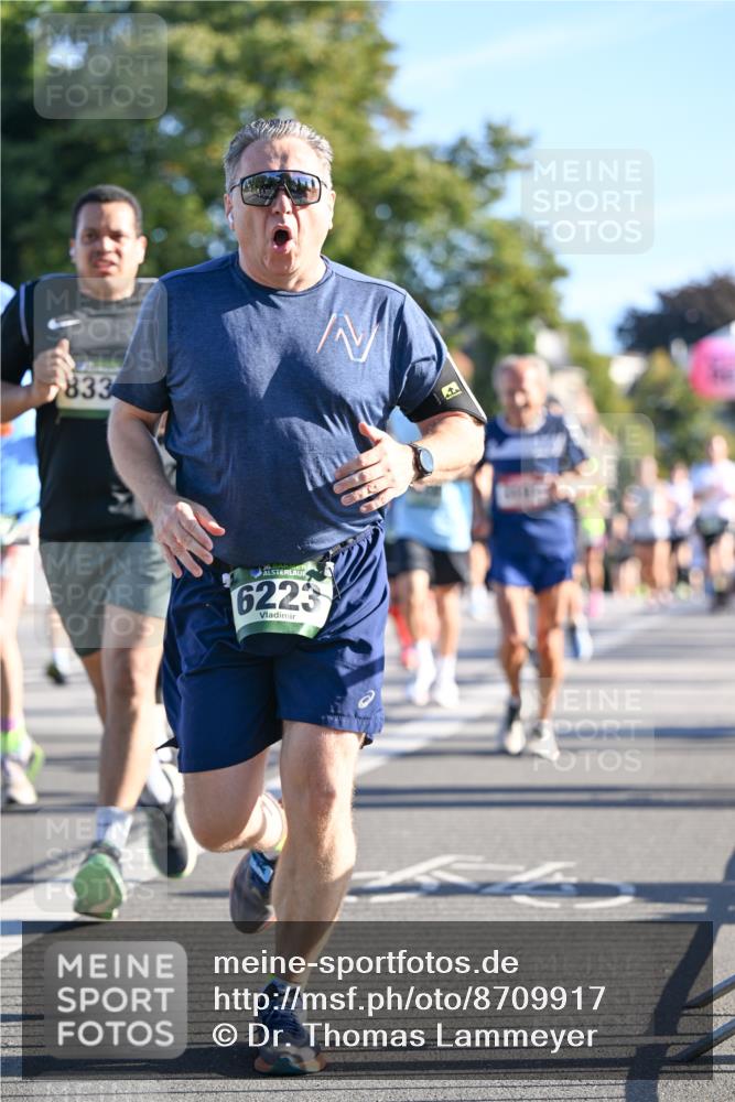 07.09.2025 - BARMER Alsterlauf Dr. Thomas Lammeyer http://msf.ph/oto/8709917 07.09.2025 09:35:07 Laufen 833, 1, 6223 meine-sportfotos.de