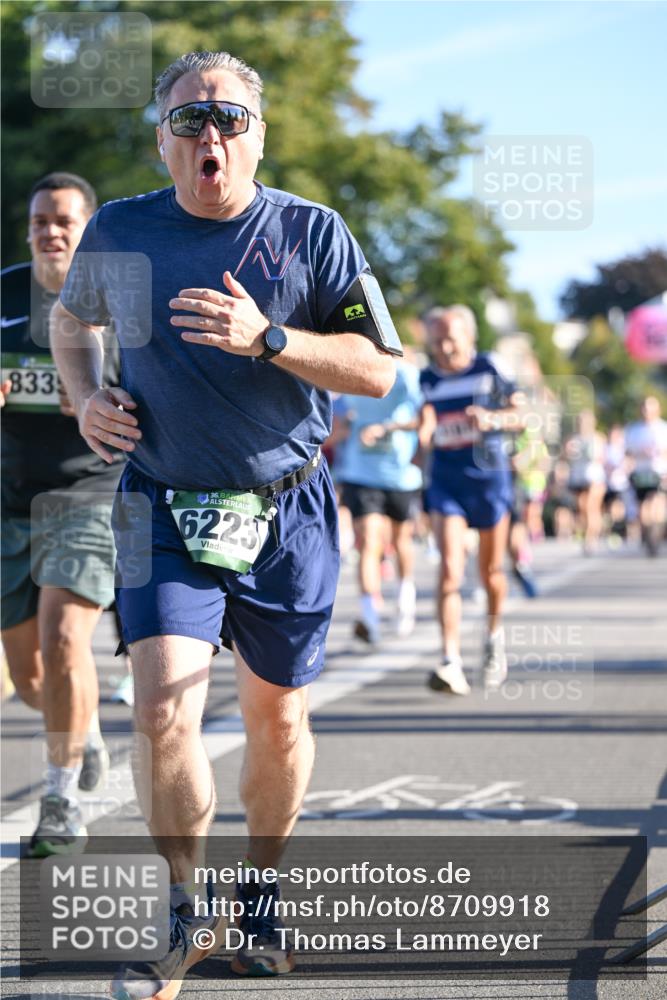 07.09.2025 - BARMER Alsterlauf Dr. Thomas Lammeyer http://msf.ph/oto/8709918 07.09.2025 09:35:07 Laufen 833, 136, 6225 meine-sportfotos.de